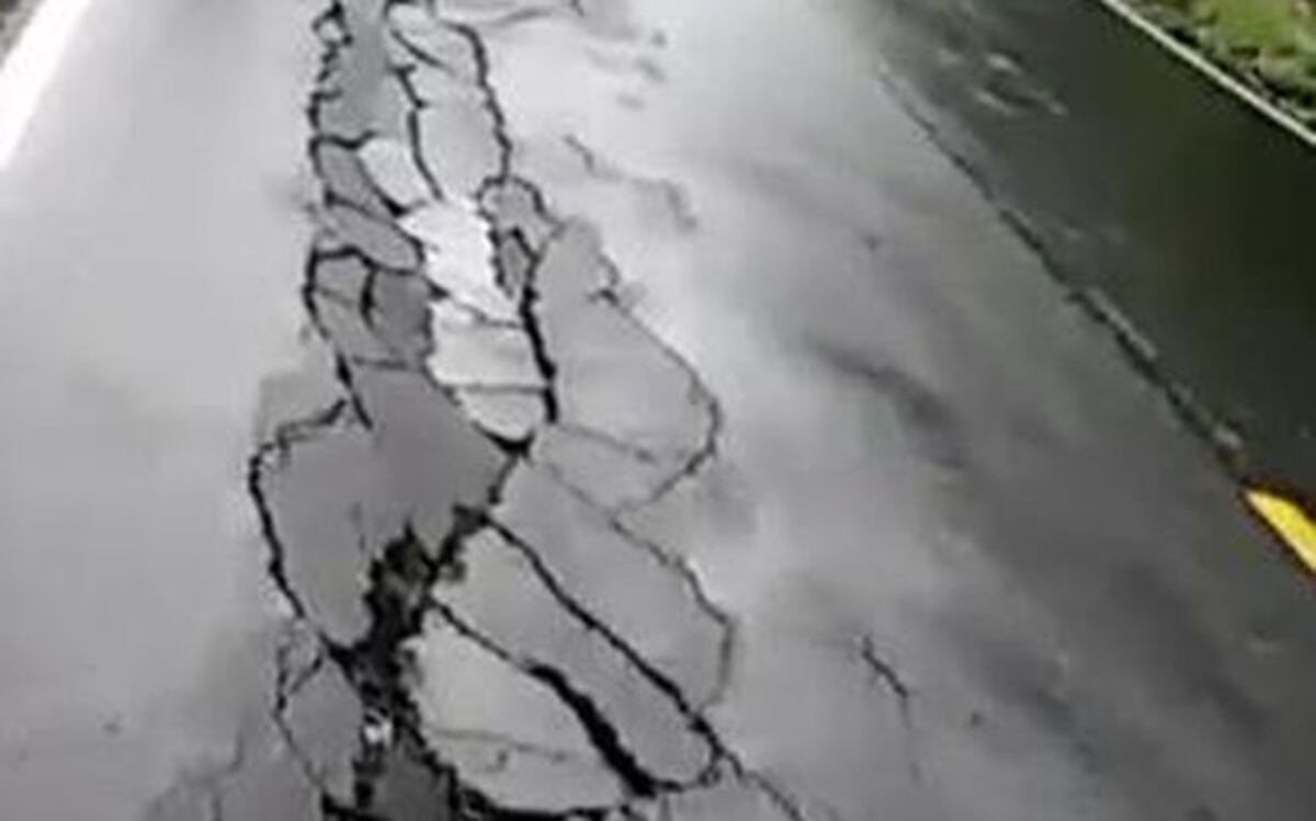 Colapsa calle principal en Gonzalillo |VIDEO 