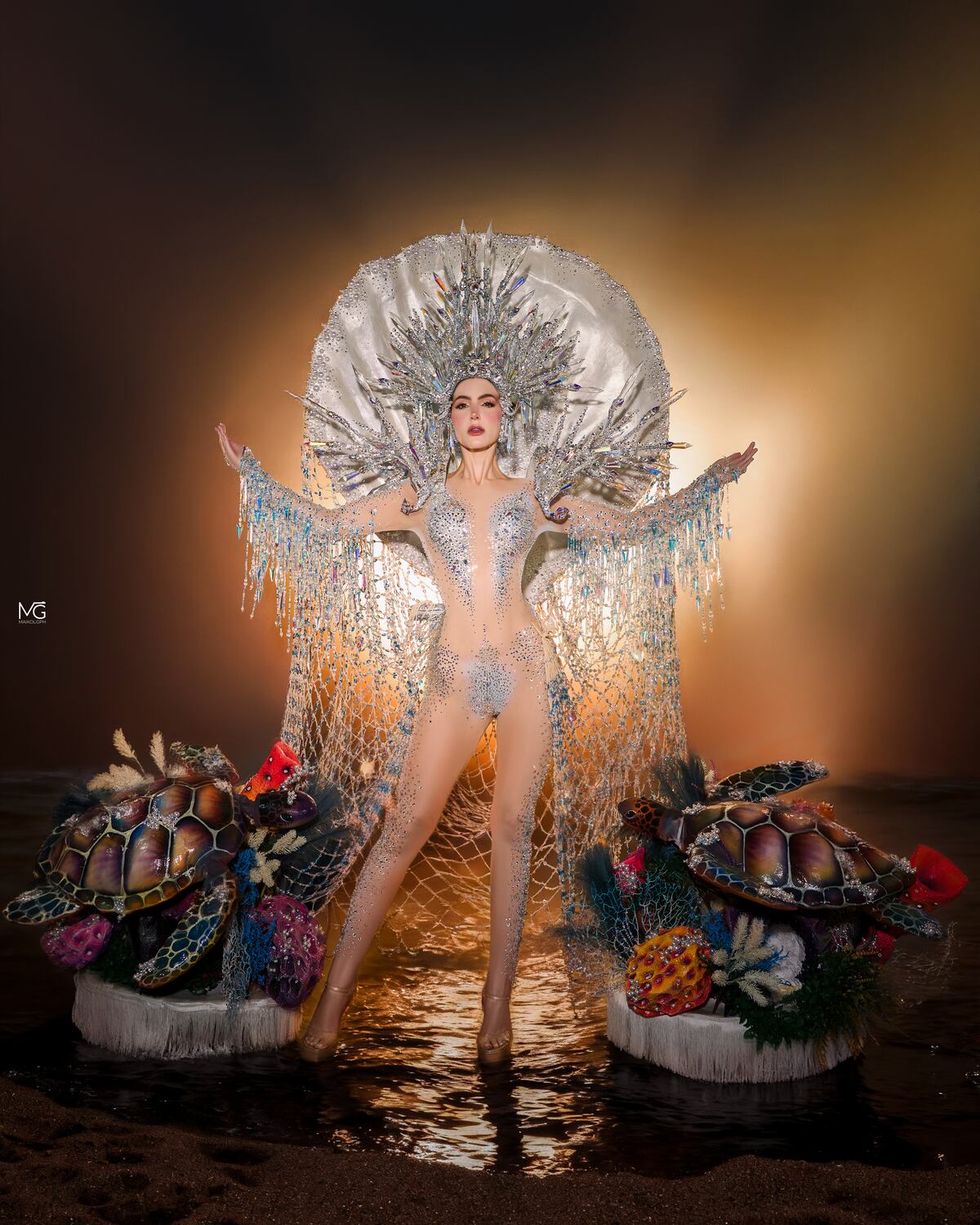 El diseñador panameño Royer Pérez hace brillar a Miss Venezuela con un traje que dejó a todos boquiabiertos