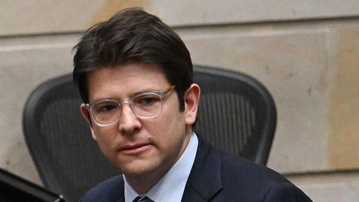 Identifican al hombre que golpeó al menor capturado tras el atentado contra Miguel Uribe