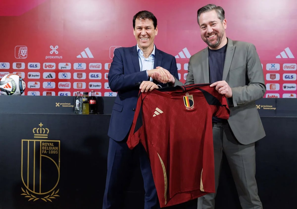 Bélgica inicia una nueva era con Van Bommel
