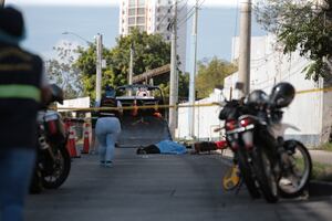 Muere motorizado en la vía Transístmica tras aparatoso accidente. Video