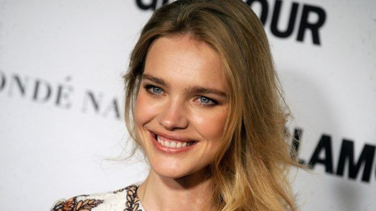 Quién es la supermodelo rusa que presentó la Copa Mundial junto a Iker Casillas