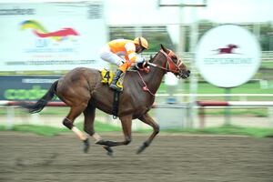 Espectacular victoria en el Premio Mozos de Corral