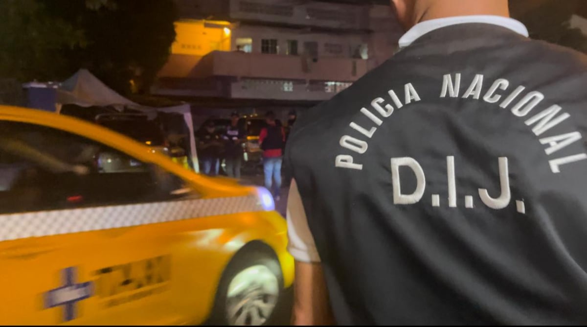 Balacera en Río Abajo. Policías son recibidos con disparos y piedras en La Porqueriza. Video