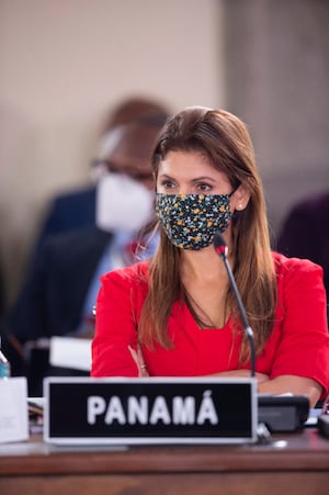 ‘En esta mesa faltan más mujeres’, reclamó la canciller de Panamá en la CELAC