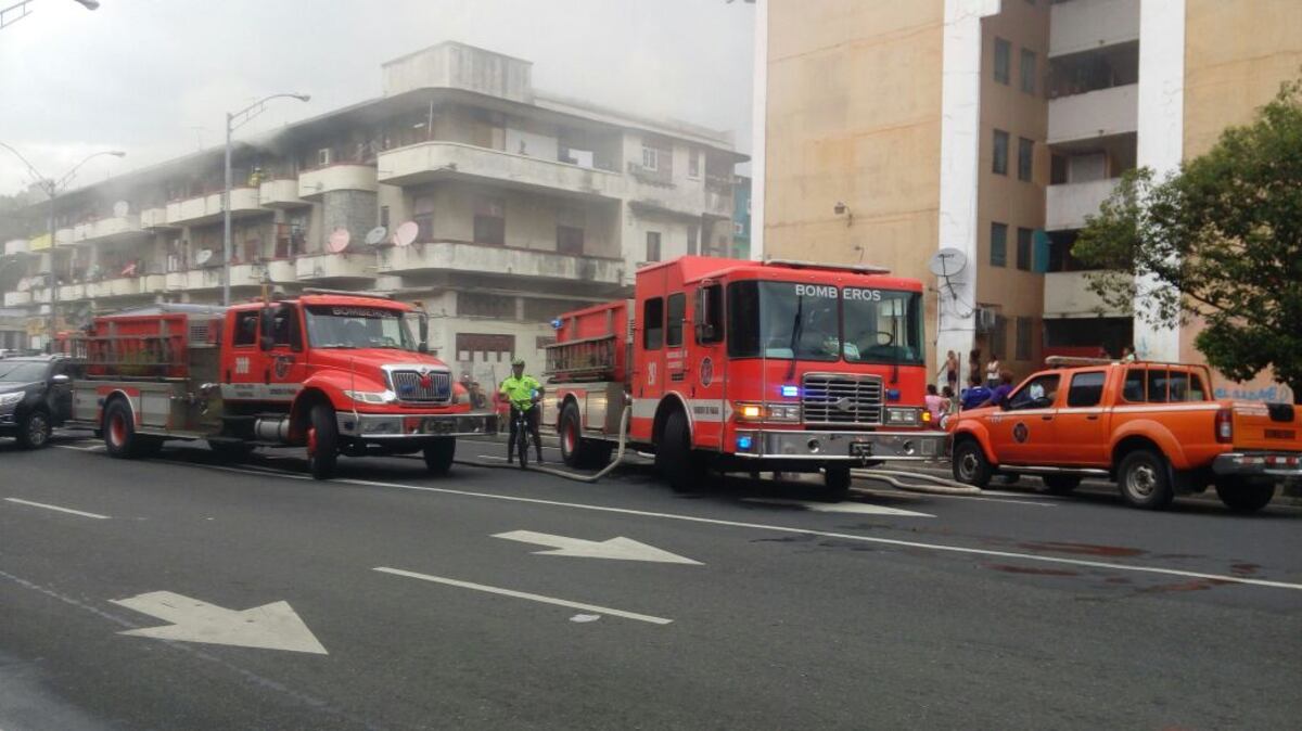 ¡Última hora! Se registra incendio en edificio en avenida Nacional