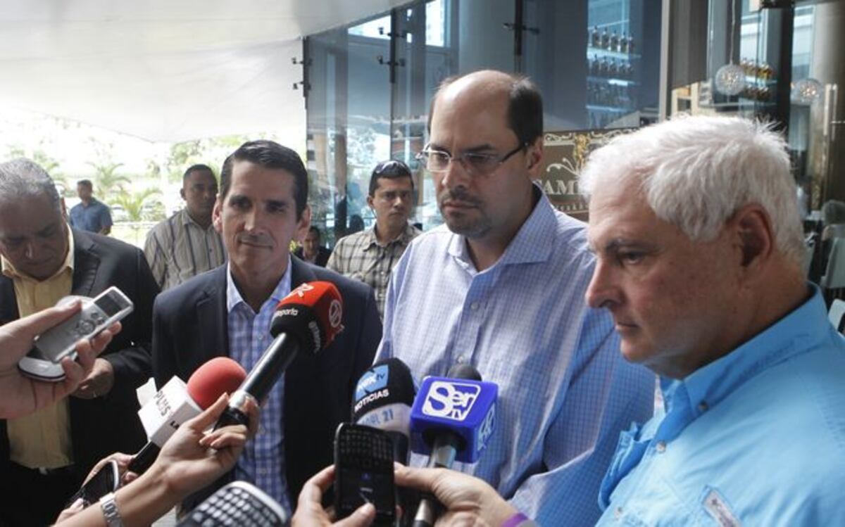 'EL TRAIDOR ES MIMITO, NO YO'.¡Ay, papá! Rómulo Roux se reunió con Martinelli