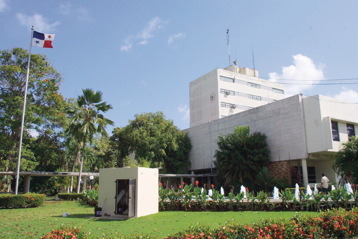 Unas 23 universidades entran al proceso de reacreditación institucional