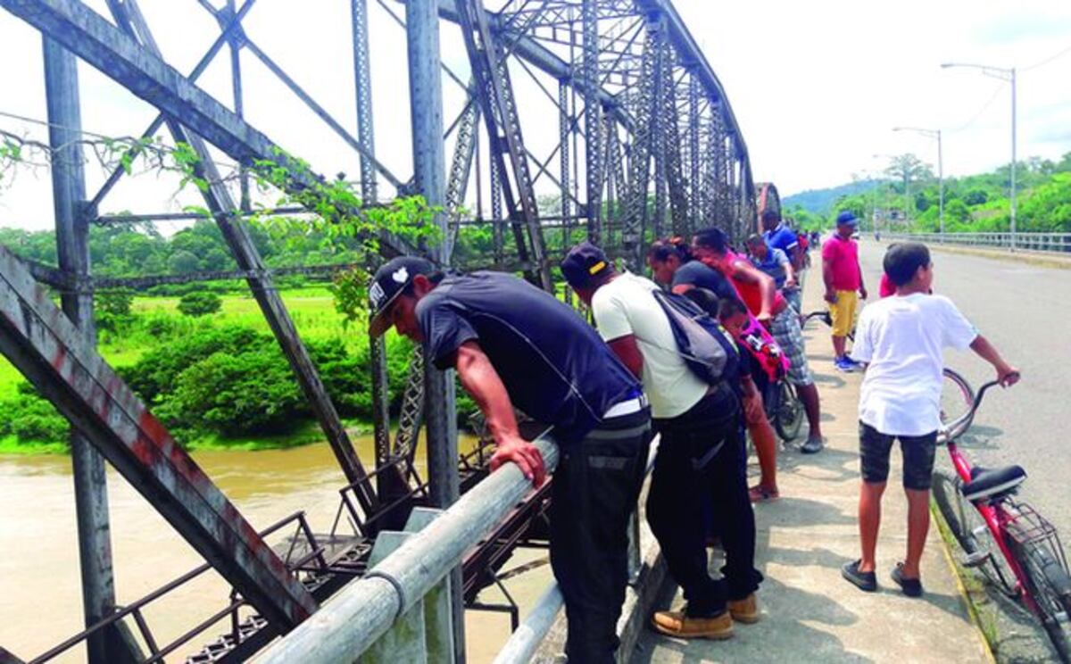 ¡SANTO! Se tiró al río de Changuinola y no aparece 