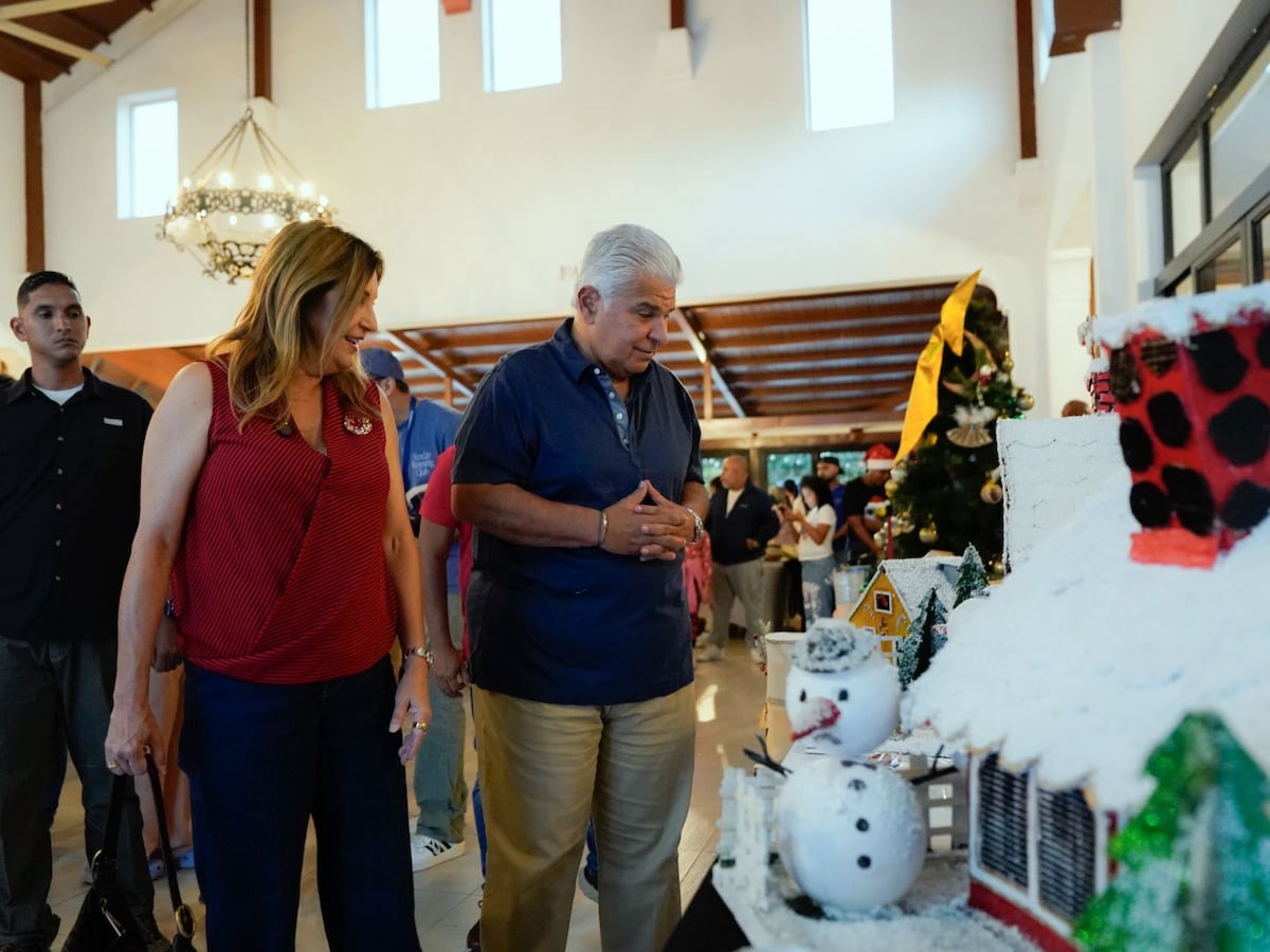 Entre artesanías y segundas oportunidades: Presidente Mulino presencia trabajos de internos en el bazar ‘Los Retazos Tienen Magia’