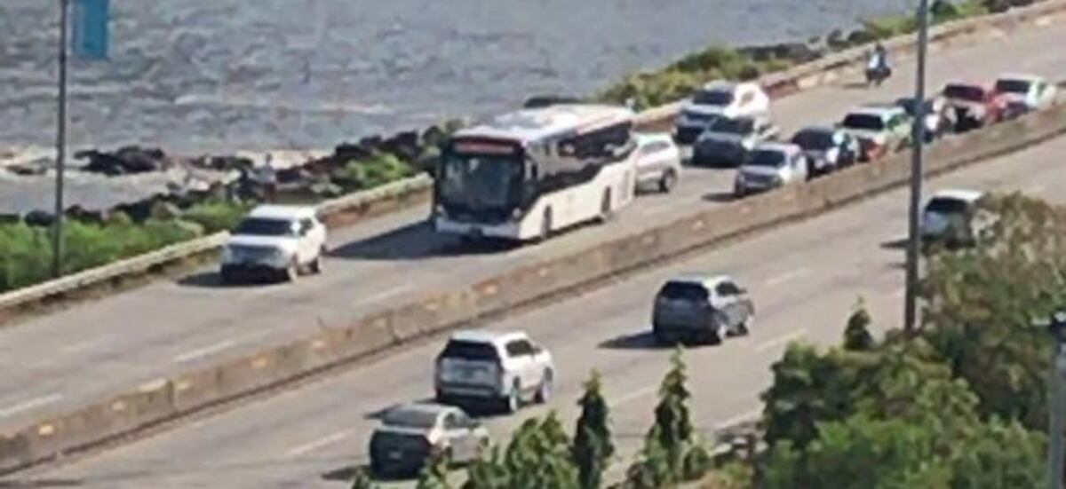 ¡DIOS DEL VERBO! Apedrean a metrobús por Boca la Caja| VIDEO