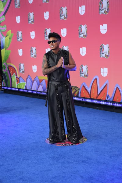Eddy Lover pisa fuerte en los Latin Grammy 2026 junto a Karol G con ‘Dile Luna’