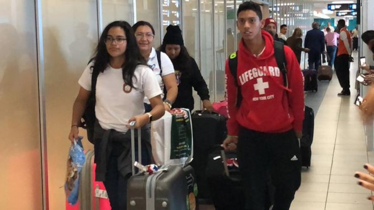 Entre aplausos reciben a delegación del Instituto Chino-Panameño | VIDEO