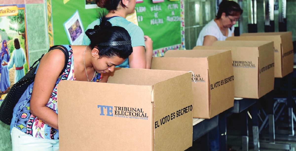 Panameños siguen inscribiéndose en sus partidos políticos de preferencia 