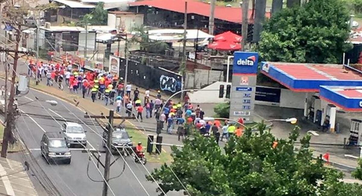 ¡AY, MADRE! Suntracs regresa a las calles y la huelga sigue