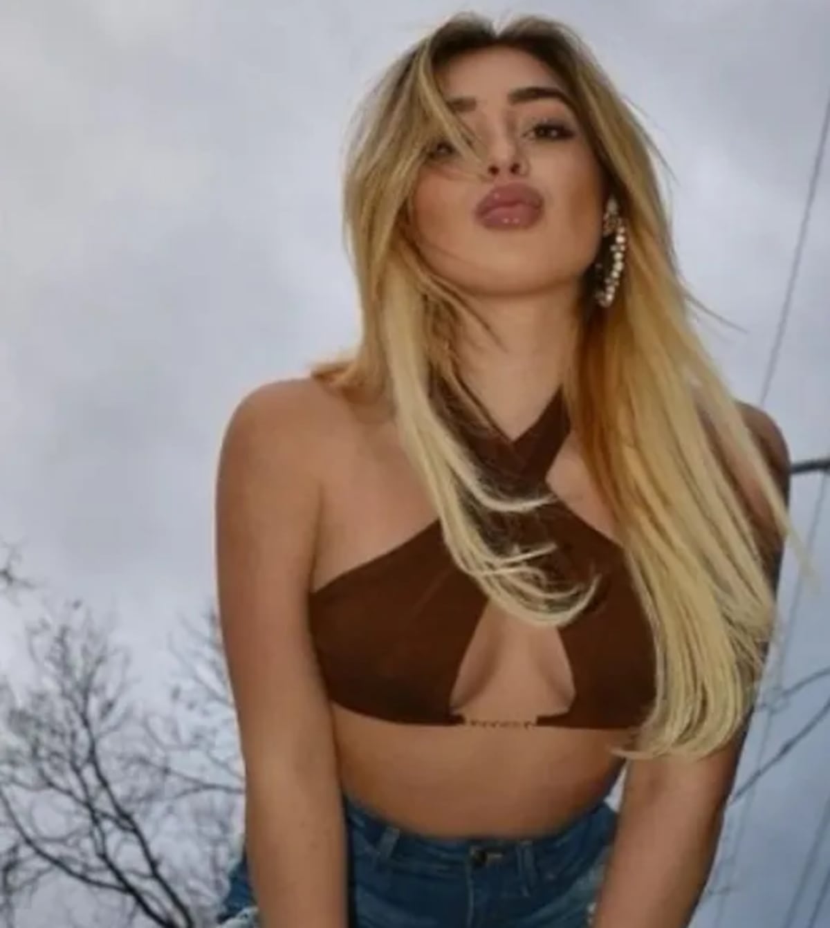 Padres corrieron a su hija por abrir su cuenta en OnlyFans: ahora todos son ‘millonario’