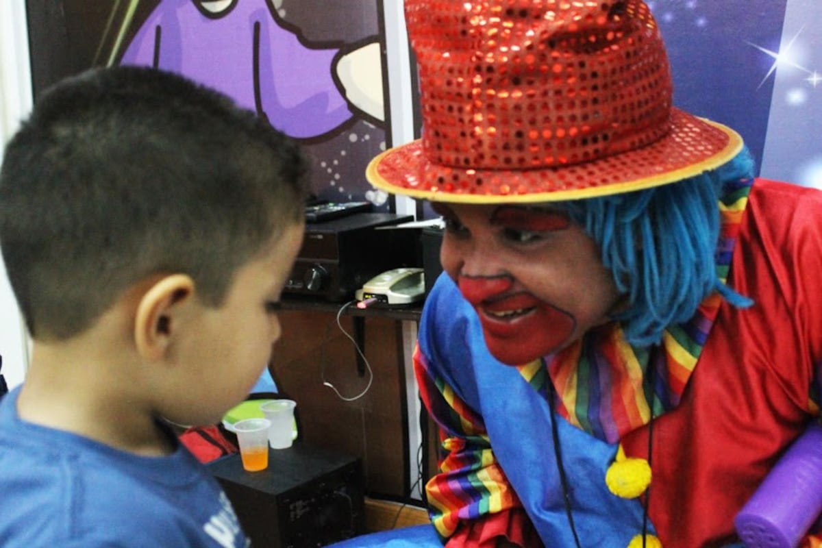 Miren quién nos revela lo más difícil de ser payaso. Algunos hasta conquistan chicas. Les decimos cómo