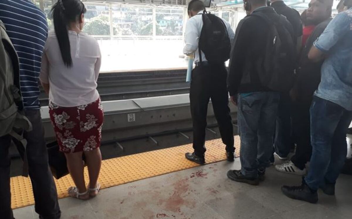 Hieren con arma blanca a persona para robarle en estación del metro San Isidro