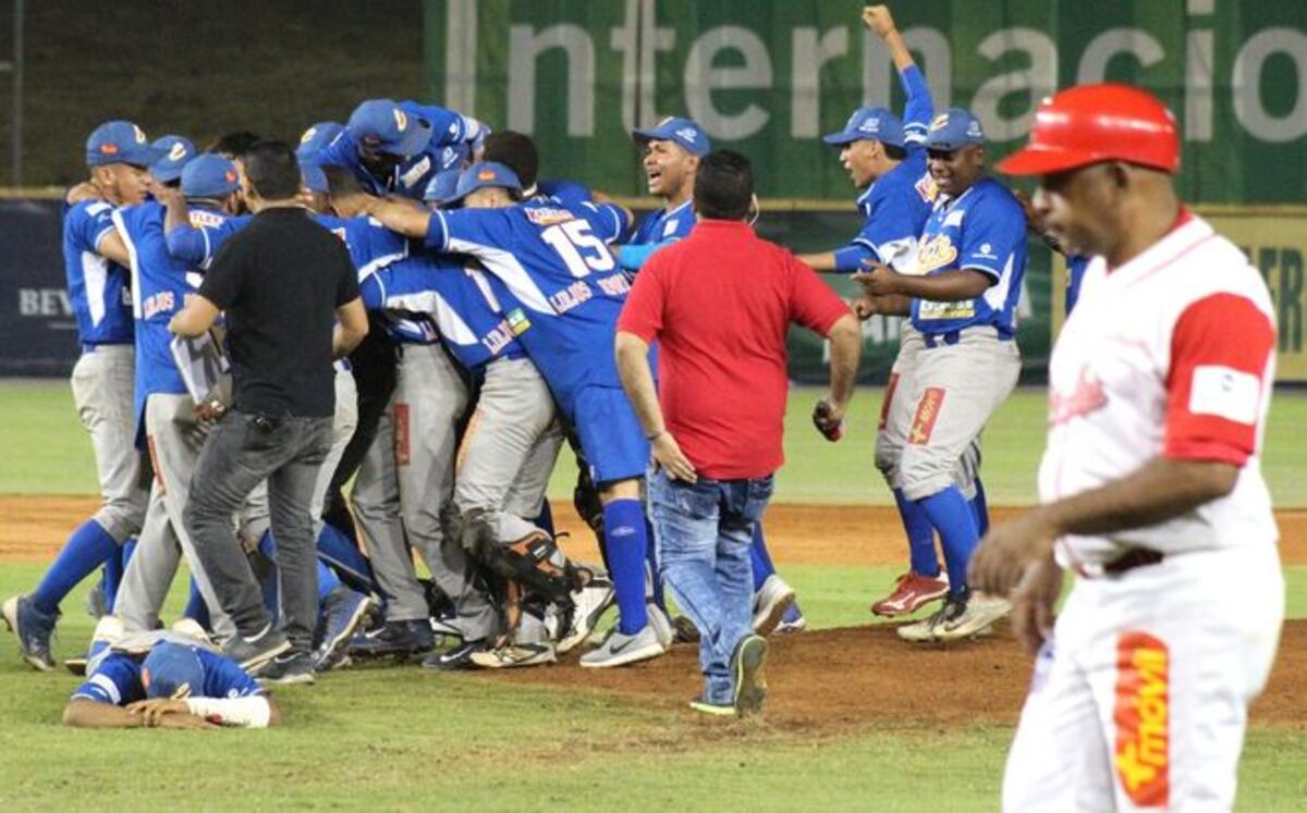 POTROS EMPATAN LA SERIE FINAL. Hoy se define el campeón del béisbol juvenil