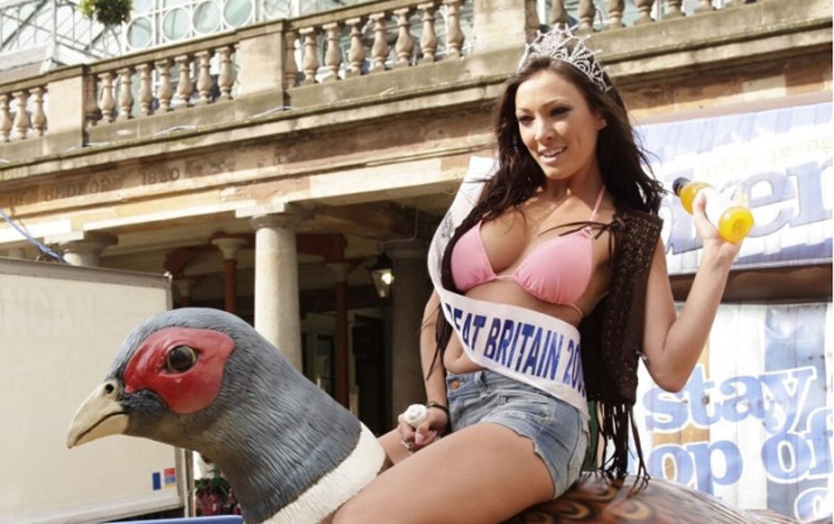 Novio de la Miss Reino Unido 2009 fallece días después que esta se suicidara