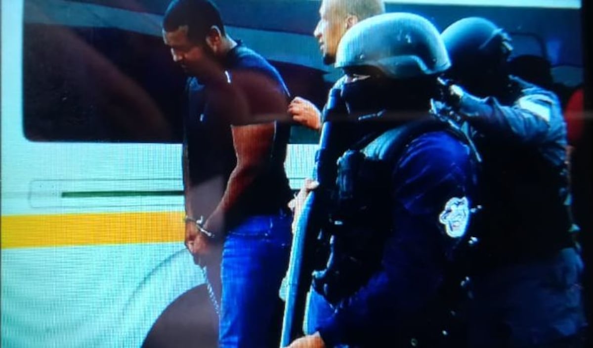 Dos capos pesados. Alias 'El Patrón Juancito' y Marshall se encuentran.Chequeen