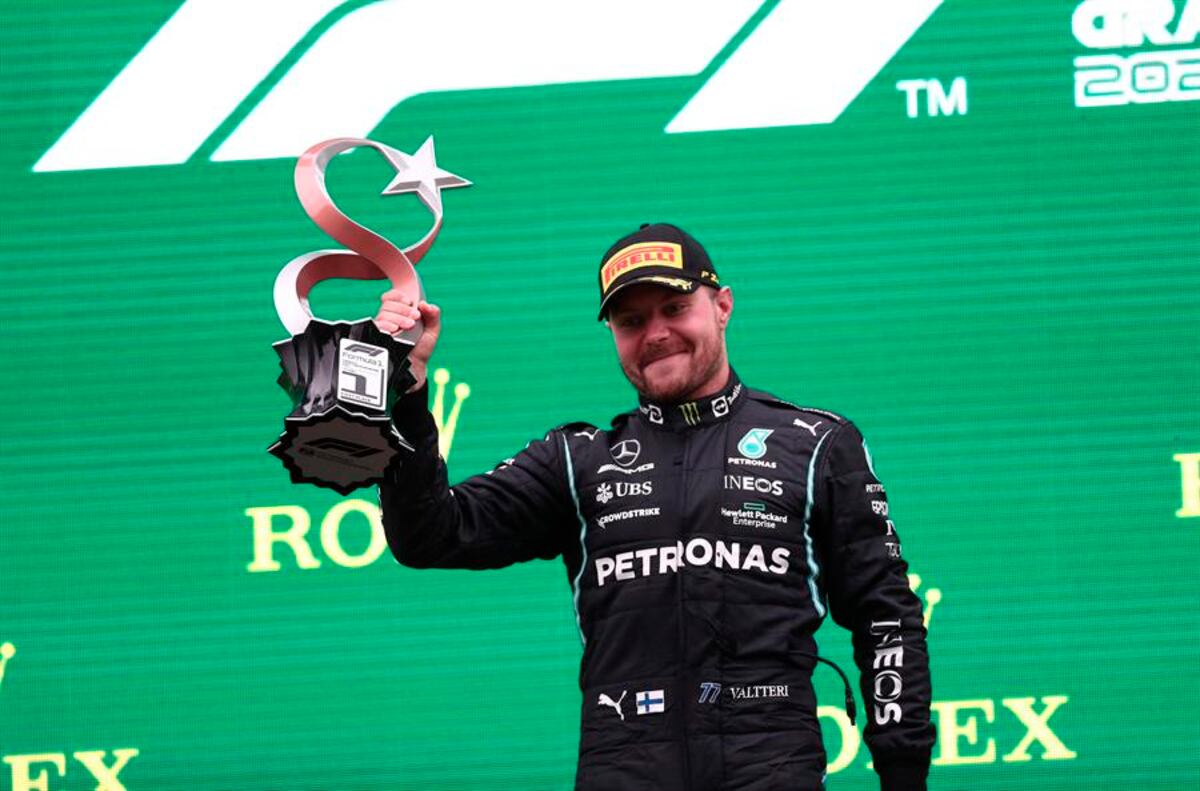 Bottas gana en Turquía y Verstappen desplaza a Hamilton del liderato