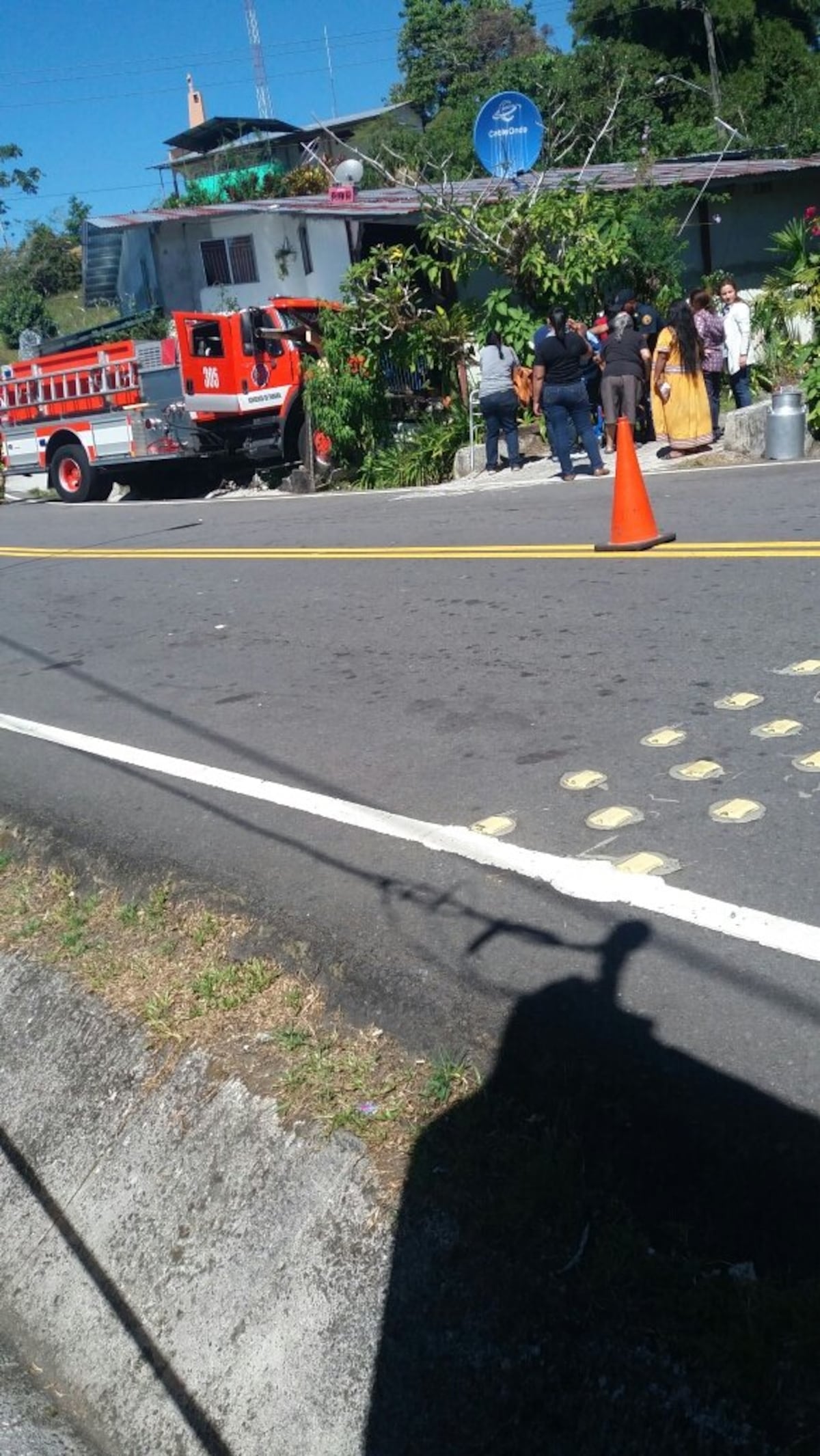 ¡Tanganazo! Carro bomba choca contra una casa en Chiriquí