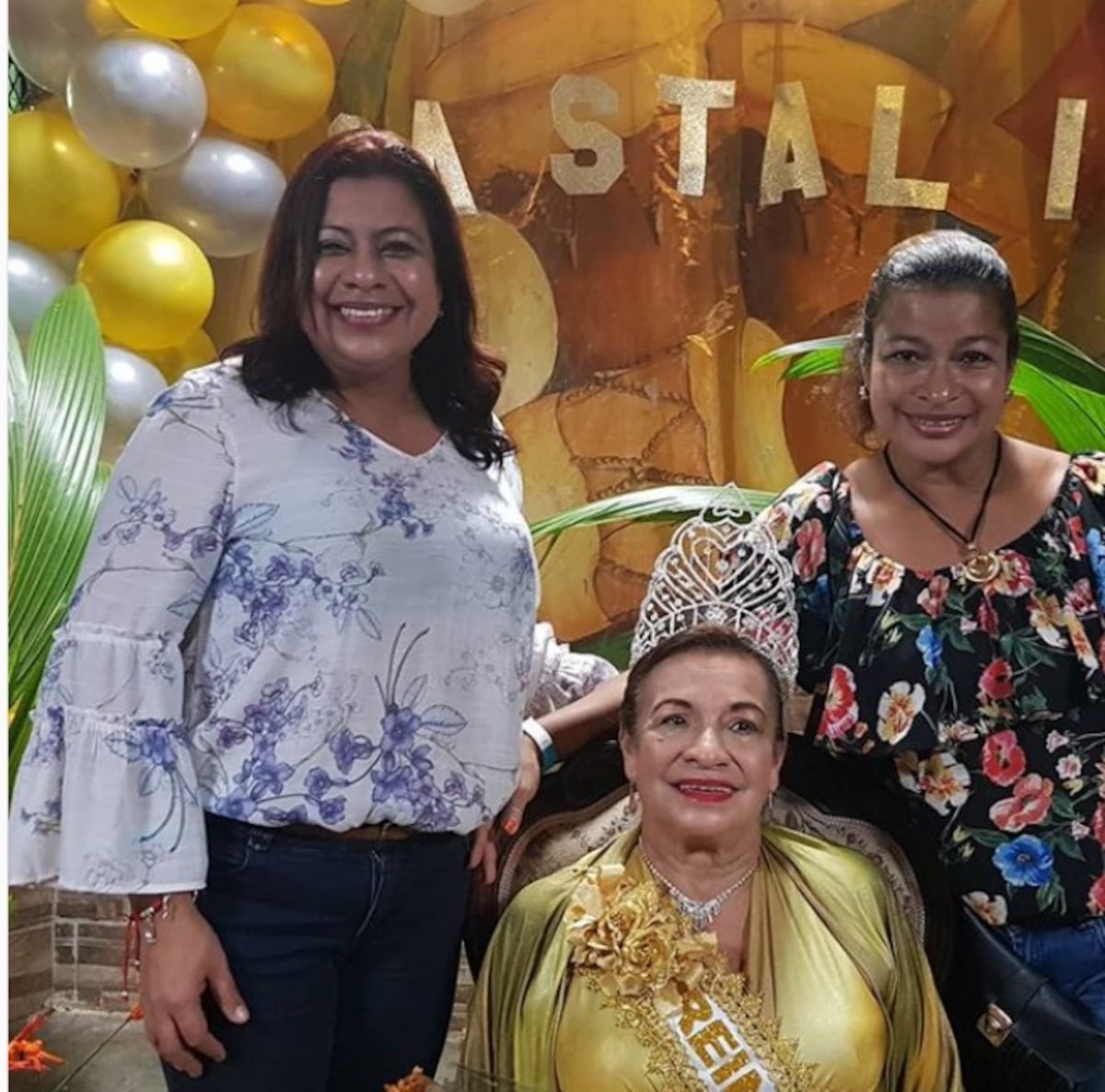 La presentadora de noticias Castalia Pascual celebra reinado de su madre