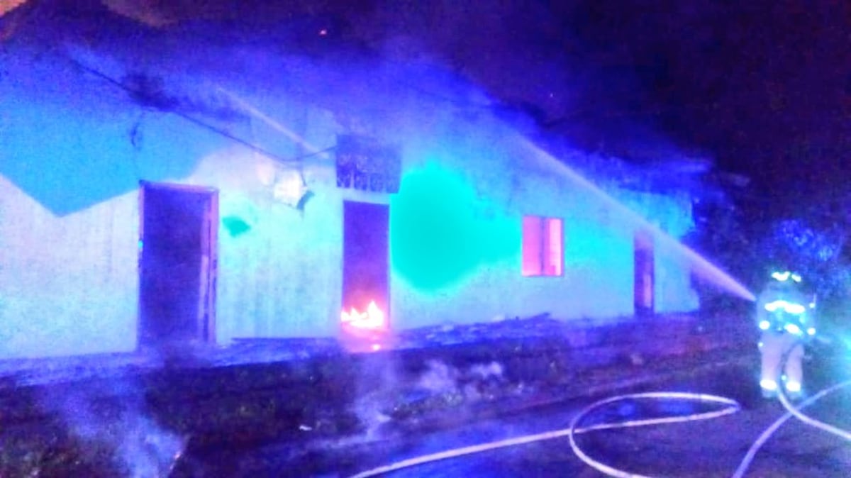 Abuelas tuvieron que ser cargadas al momento del rescate