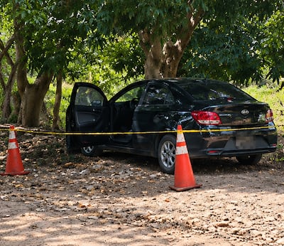 ¡Puerta abierta y un cadáver en La Chorrera! Un carro levantó sospechas y lo que encontraron dentro fue escalofriante +VIDEO