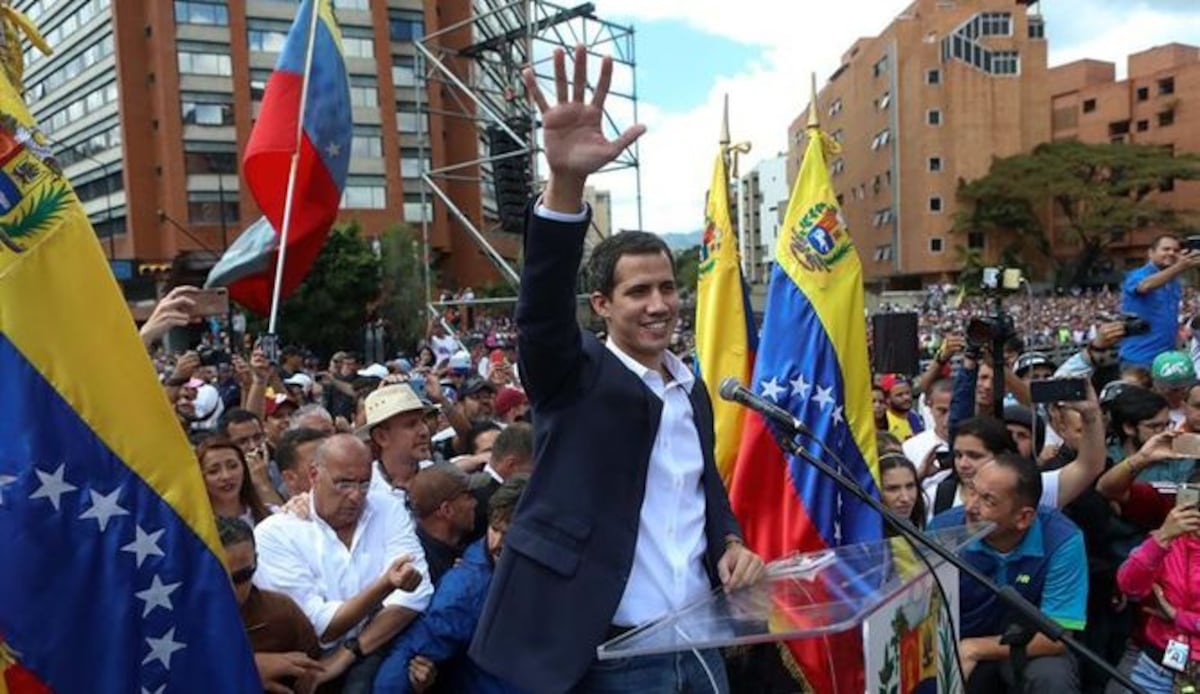Panamá mantiene contacto con Juan Guaidó