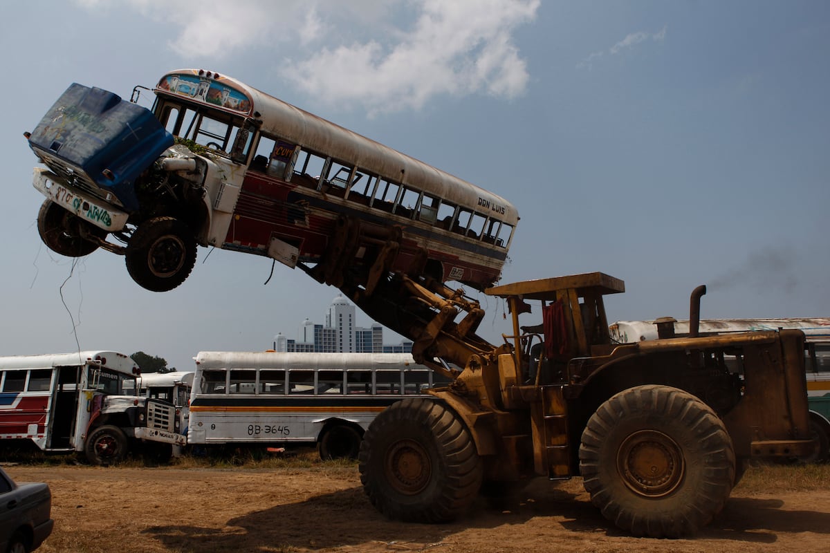 Casi 200 personas irán a juicio por peculado en caso de diablos rojos