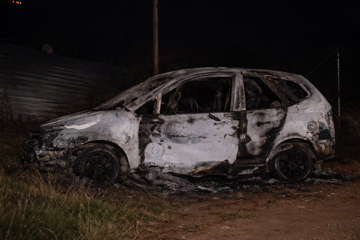 Horripilante misterio. Van incendiada revela un cuerpo calcinado en Las Garzas