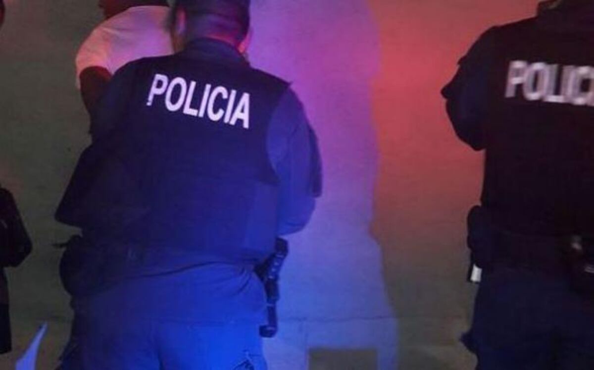 Sujeto se mete en casa de una mujer y le arrebata un collar