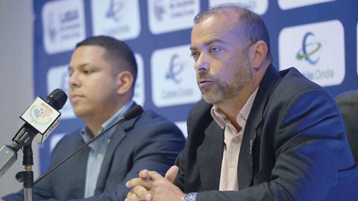 El fútbol nacional podría adoptar medidas de cinco cambios cuando regrese a la actividad