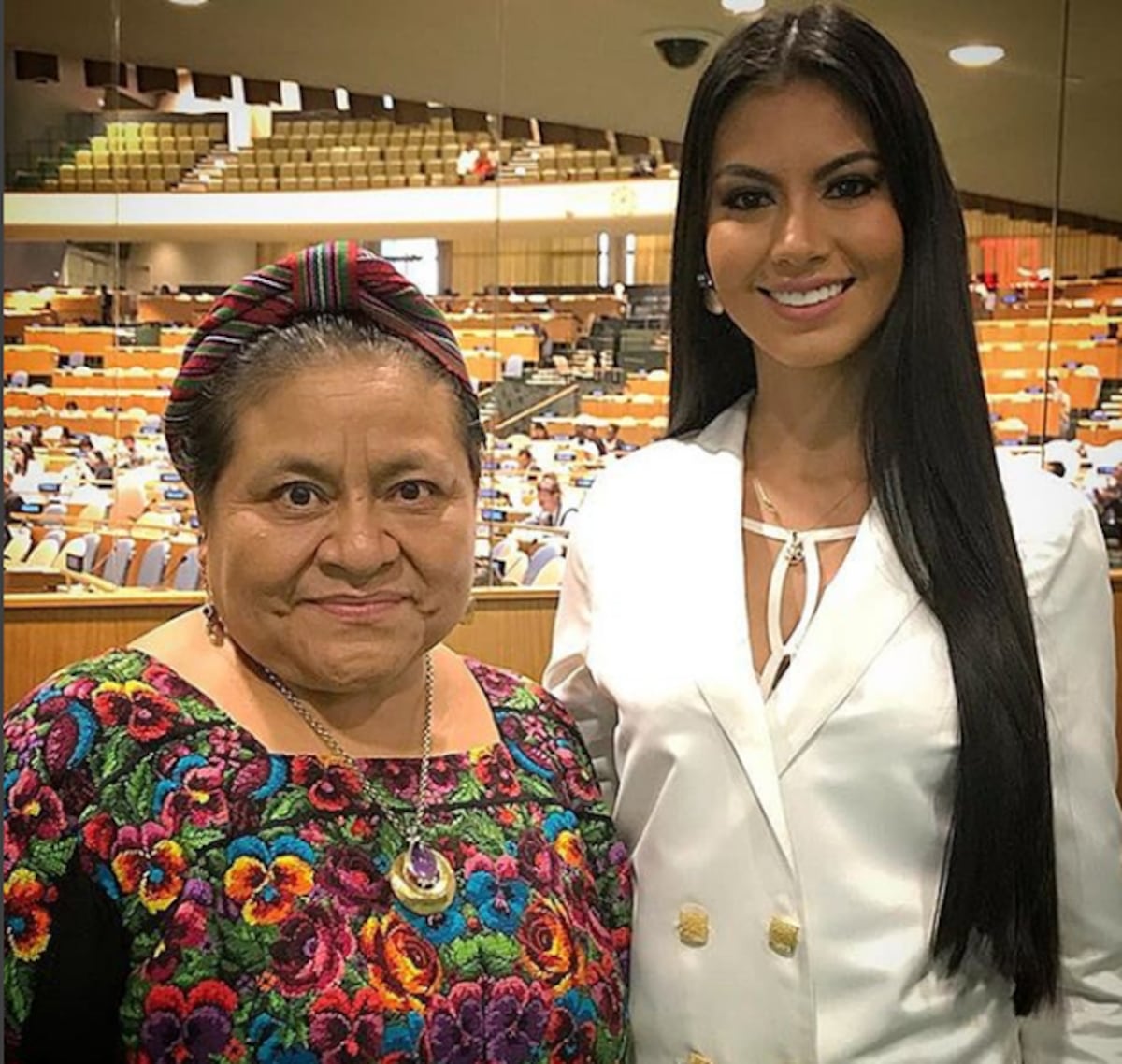 Señorita Panamá Montezuma vuelve a la ONU y comparte con Rigoberta Menchú. Video
