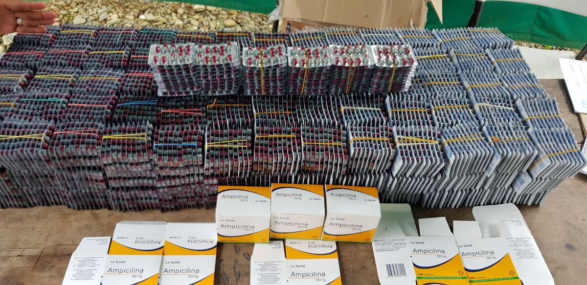 Hallan en Panamá medicamentos sin registro sanitario que venían de Colombia