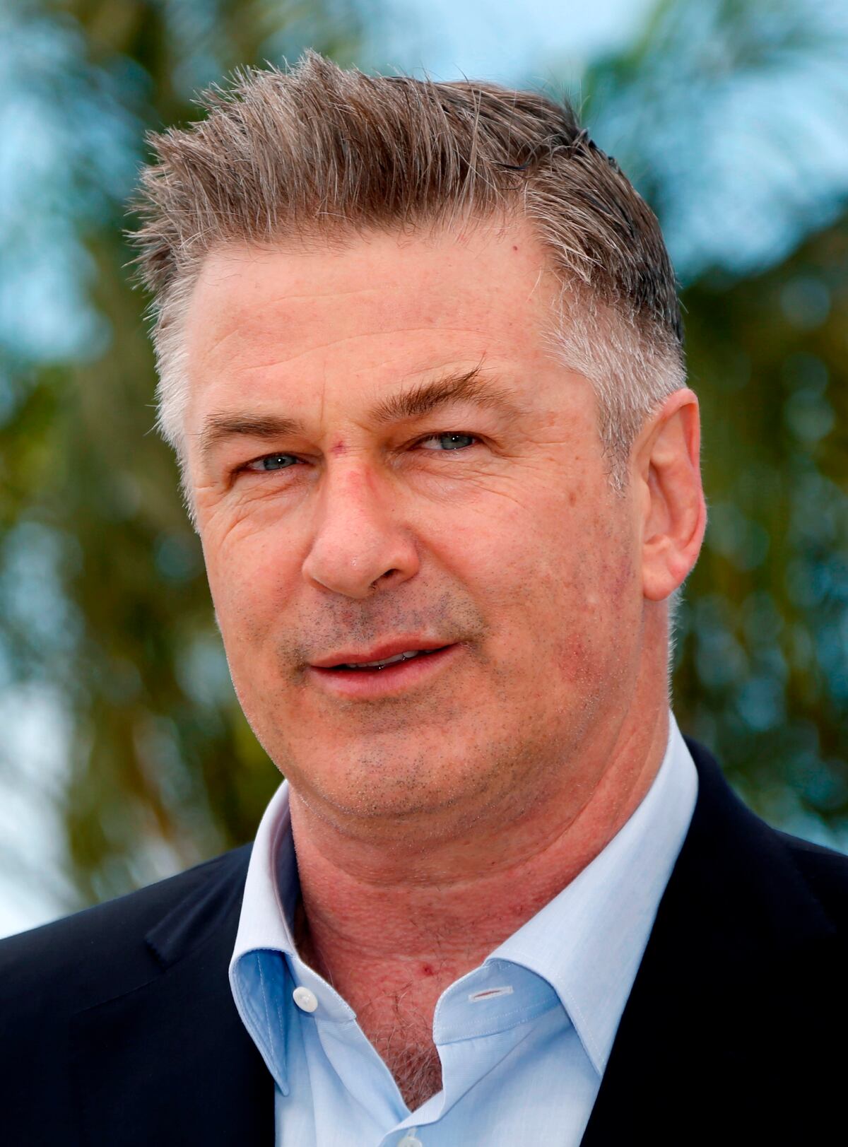 Actor Alec Baldwin mata accidentalmente a una mujer durante un rodaje