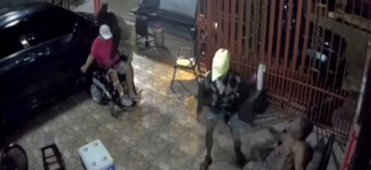 ¡Sin corazón! Asaltan a persona en silla de ruedas en Campo Limbergh