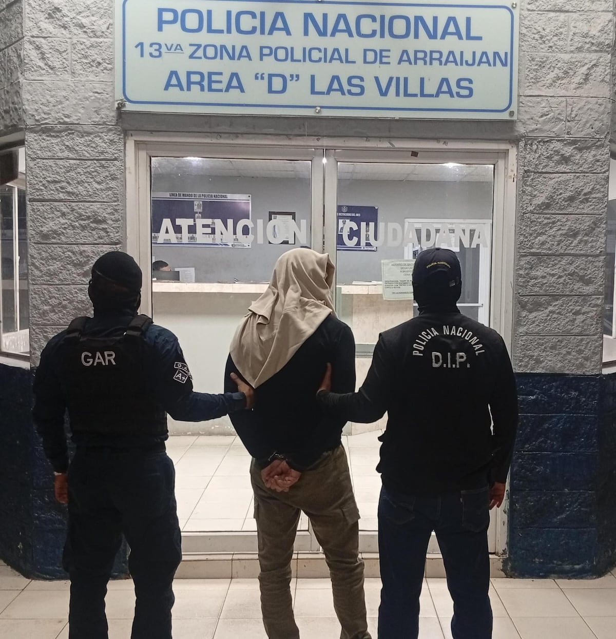 Escopeta, municiones y 30 plantones: esto encontraron durante un allanamiento en Vacamonte