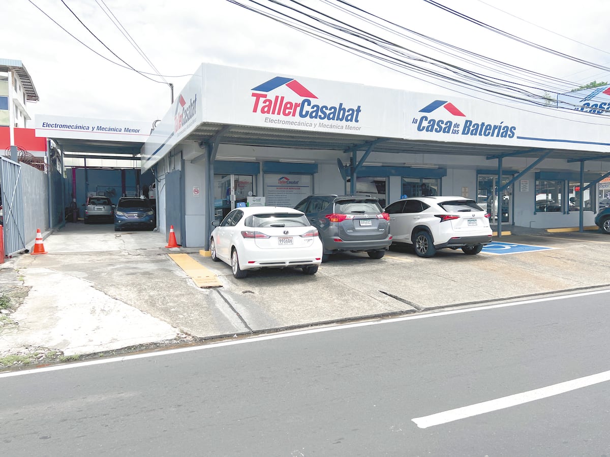 Taller Casabat de La Casa de las Baterías: resuelve todos tus problemas electromecánicos y ahora son especialistas en baterías de autos híbridos y eléctricos