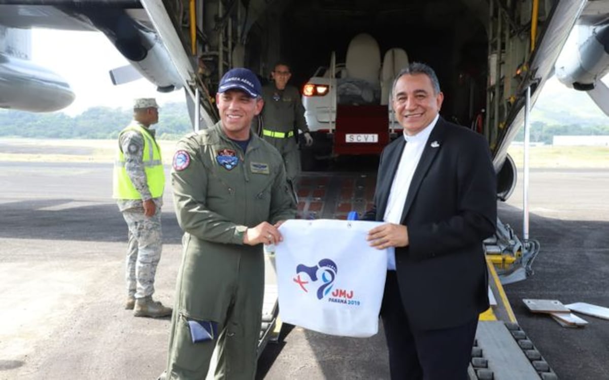 Tendremos el nuestro. Ya se construye un Papamóvil panameño