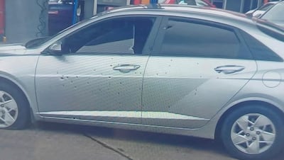 ‘Dondo’, señalado como cabecilla de ‘Los BB’ se bajó por unas herramientas para arreglar una llanta ‘flat’ y su auto recibió más de 40 disparos +VIDEOS
