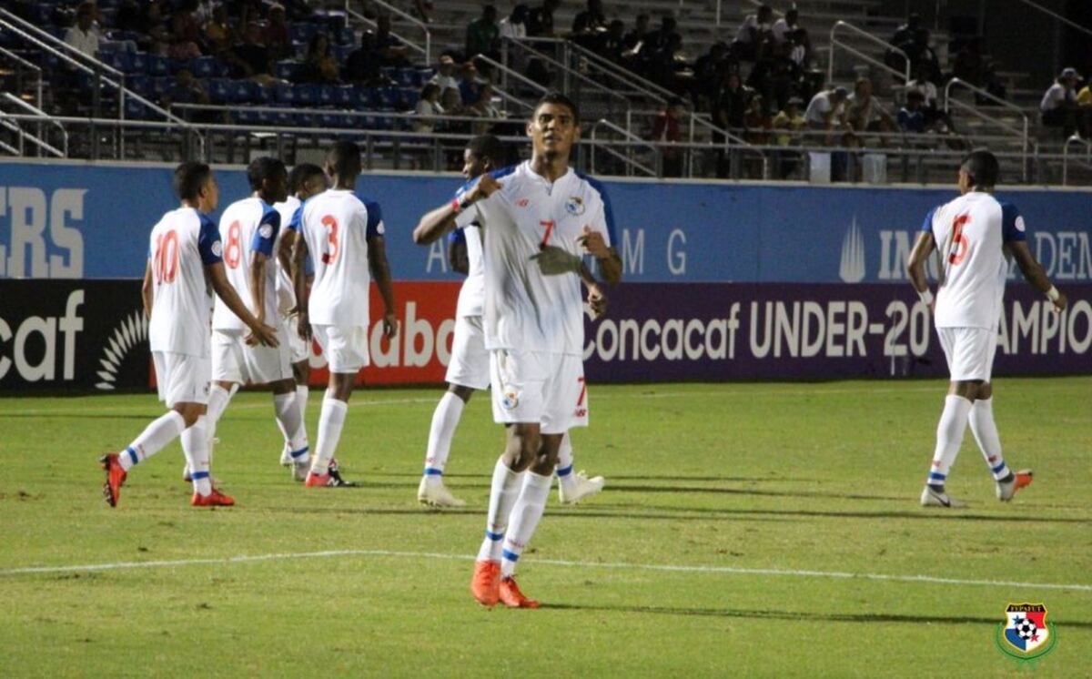 Panamá pone un pie en la segunda fase del premundial
