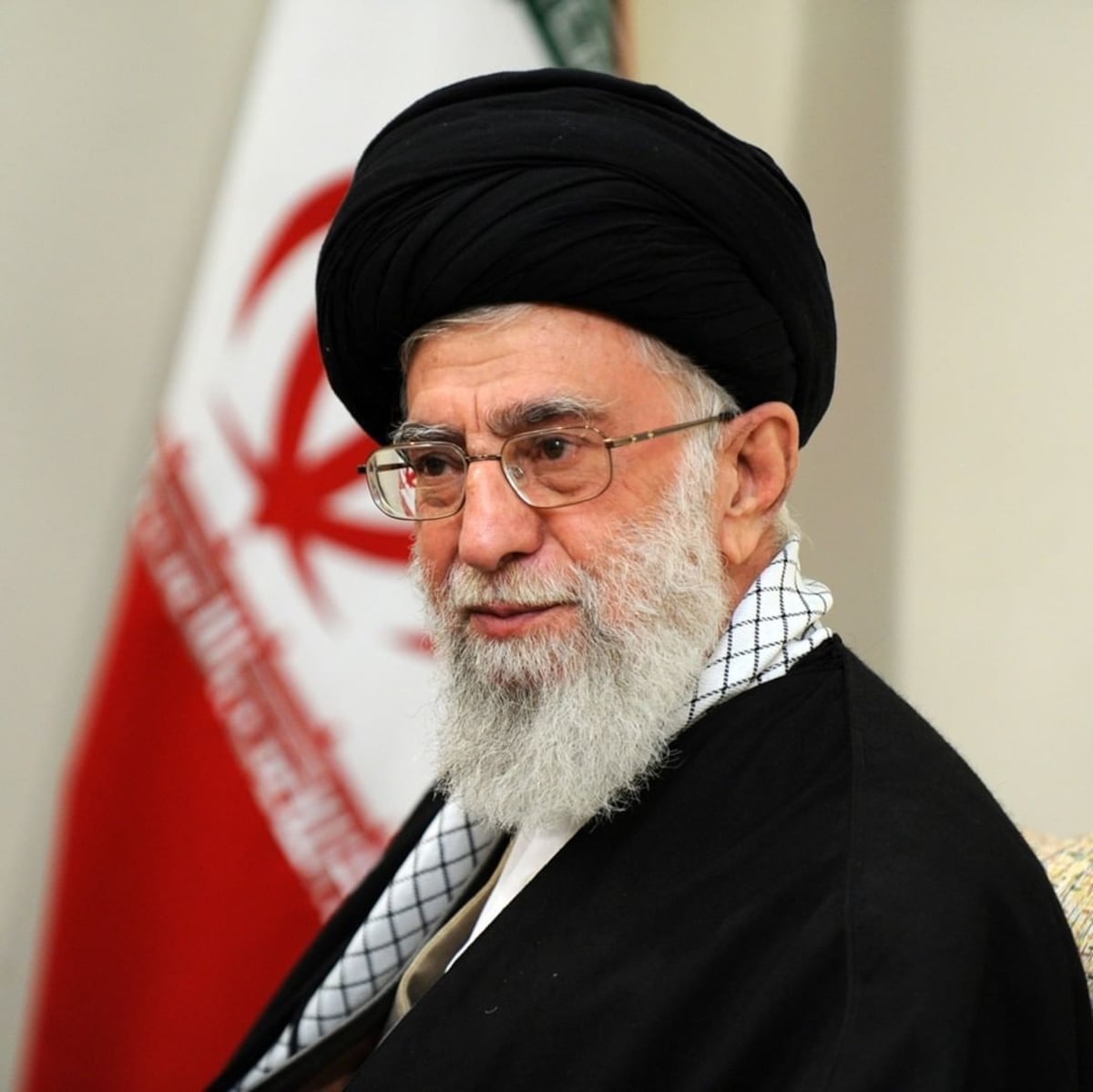 El líder supremo de Irán desafía a Trump: ‘es un payaso’ Y dice que solo quiere traicionar a su país