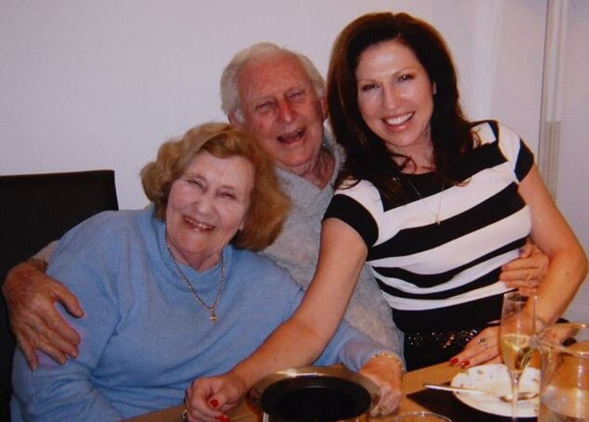 ¡Amor de película! Tras 70 años de matrimonio, fallecieron al mismo tiempo tomados de la mano