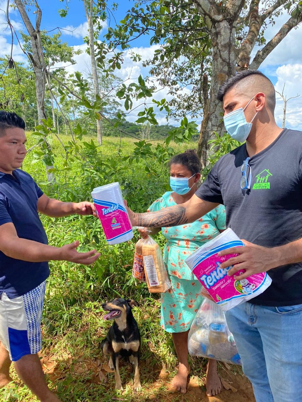 Joven da a luz en su casa y entierran la placenta. No tenían para ir al hospital. Grupo Asistencia Alimentaria apoya