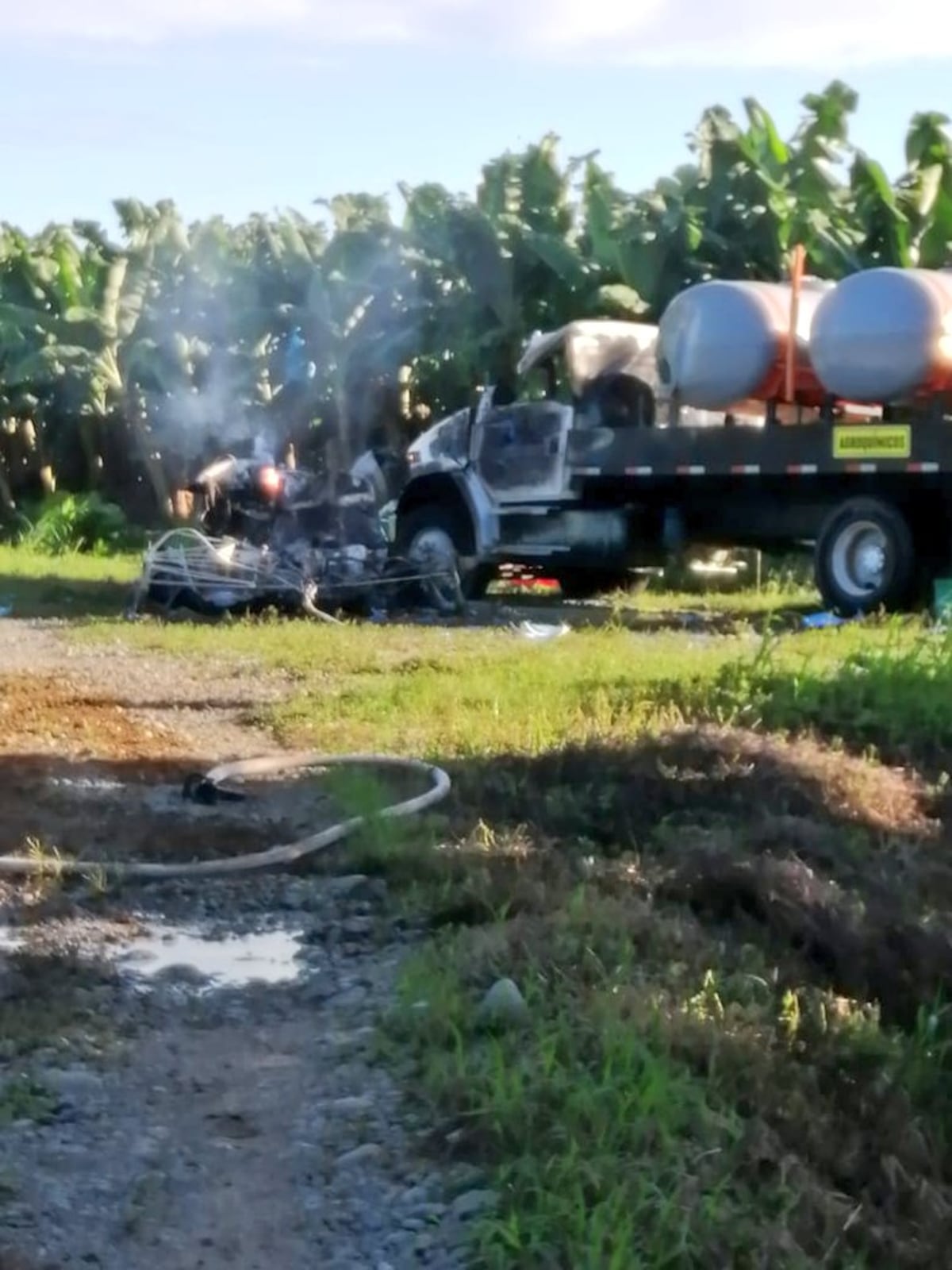 Helicóptero se estrella contra camión de combustible en Changuinola. Hay un herido