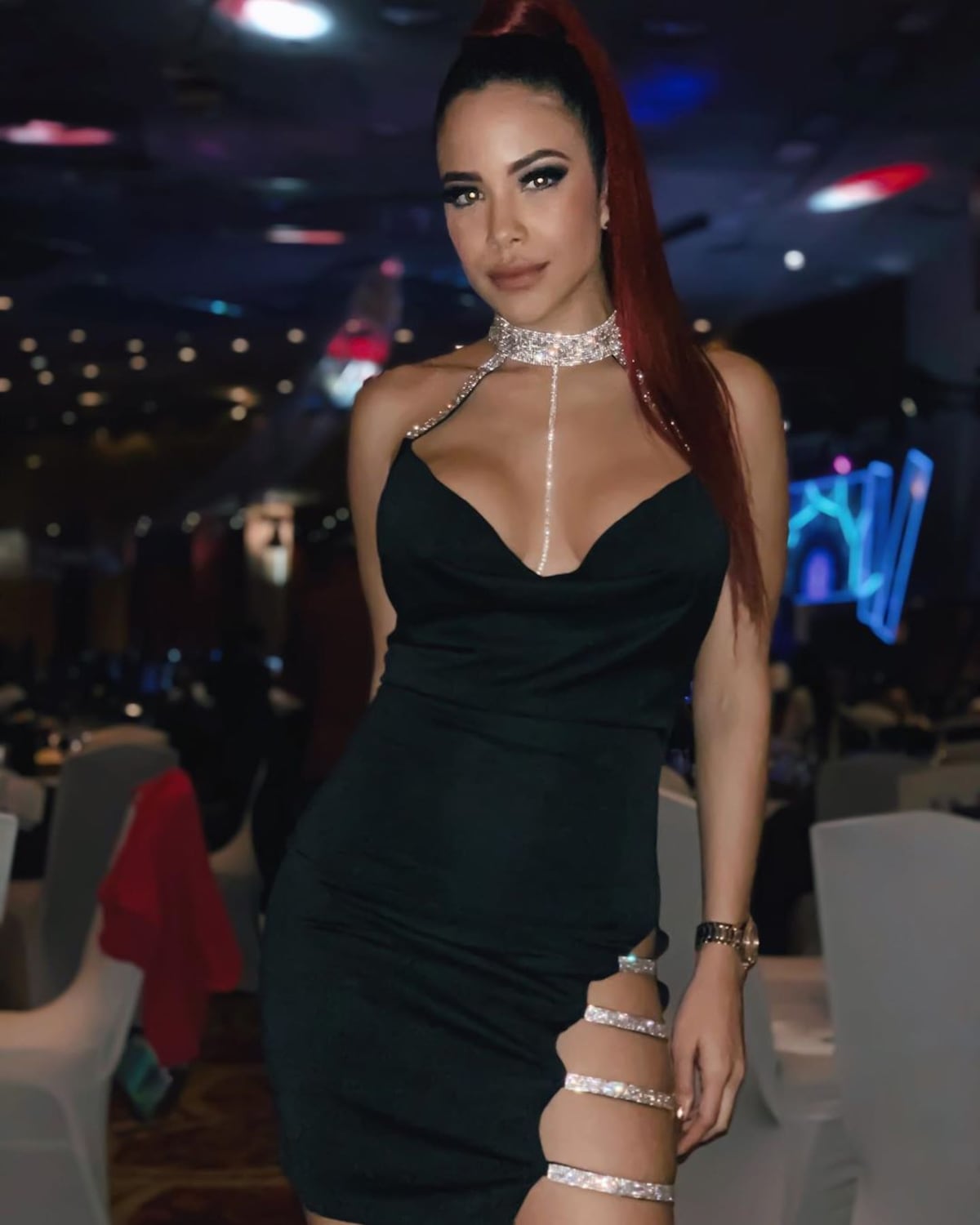 Marigaby olvidó la boleta y el supuesto maltrato y, la pasa rico en la playa con Eddy Lover