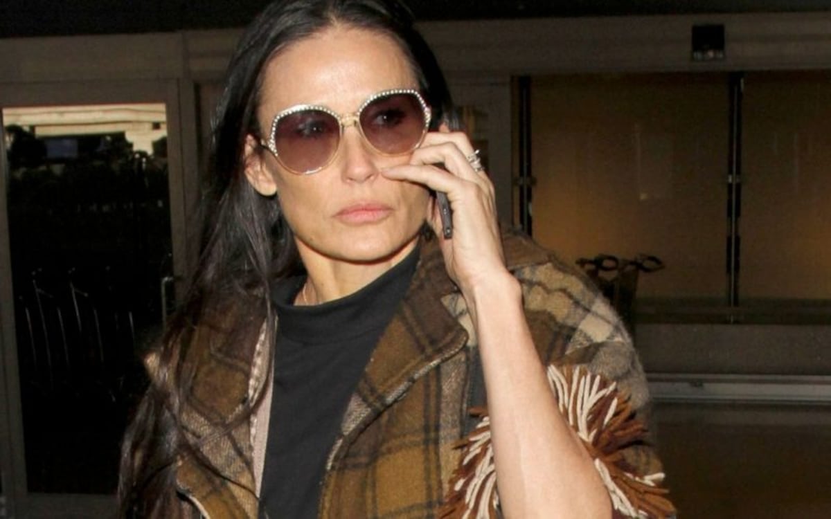 Estafador le hurta tarjeta de crédito de Demi Moore y gasta 169 mil dólares